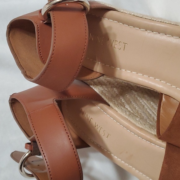 Nine West Wedge Sandal 9M brown - Picture 4 of 6